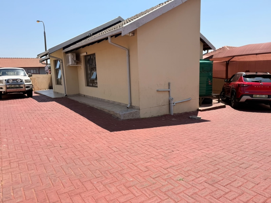 3 Bedroom Property for Sale in Tlhabane West North West